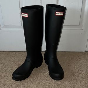Woman’s tall matte black Hunter Rain Boots